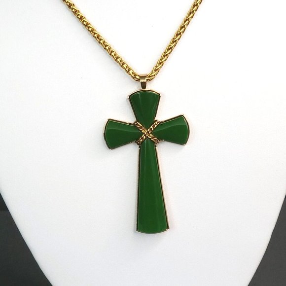 Avon Gold Tone Wheat Chain Green Faux Jade Cross Pendant Necklace 22 in - Picture 1 of 10